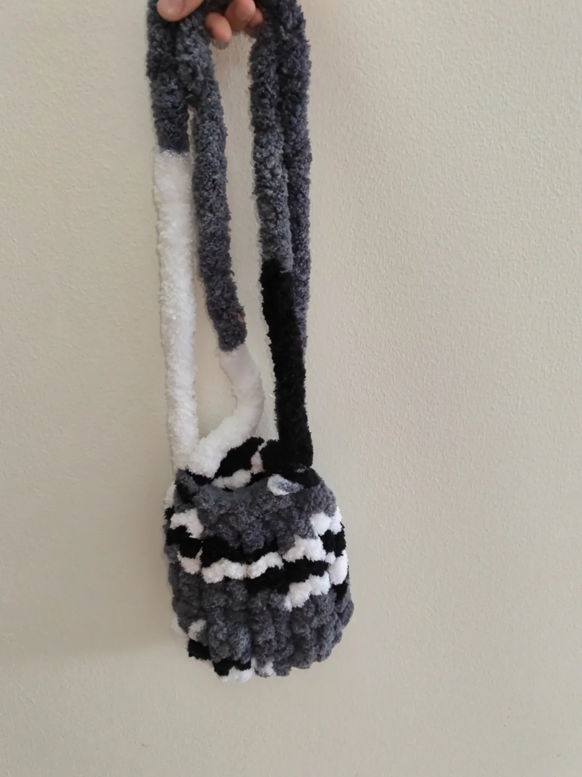 Phone bag. (Request for your colour) chunky knit bag, handmade in Singapore by JustCraftz